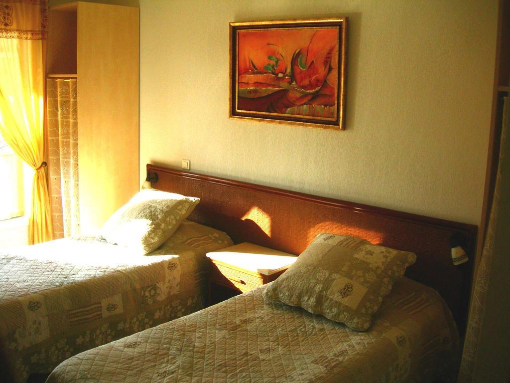 Hotel De La Madeleine Anduze アンデューズ 部屋 写真